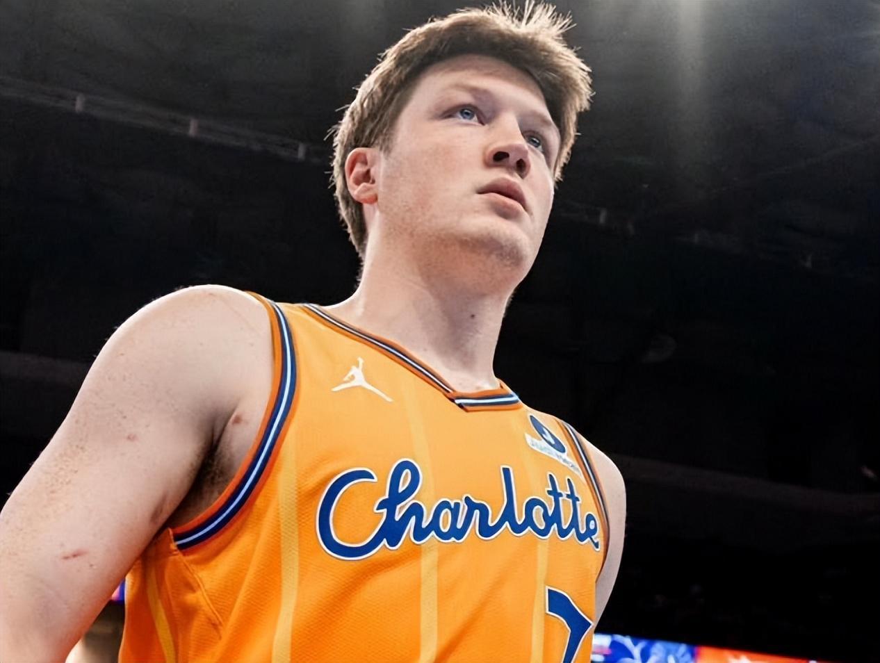 B体育APP-20分4板！联盟第1！克神追平乔丹，最佳新秀或许已经提前失去悬念